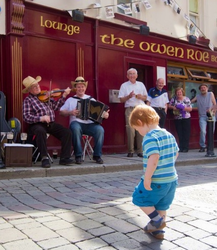 little lad dancing
